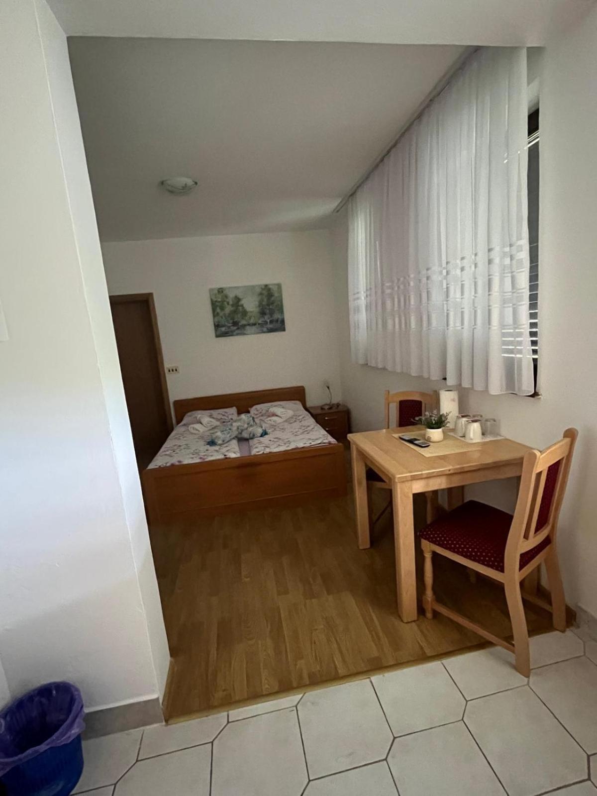 Guest House Stefanija Poljanak Luaran gambar
