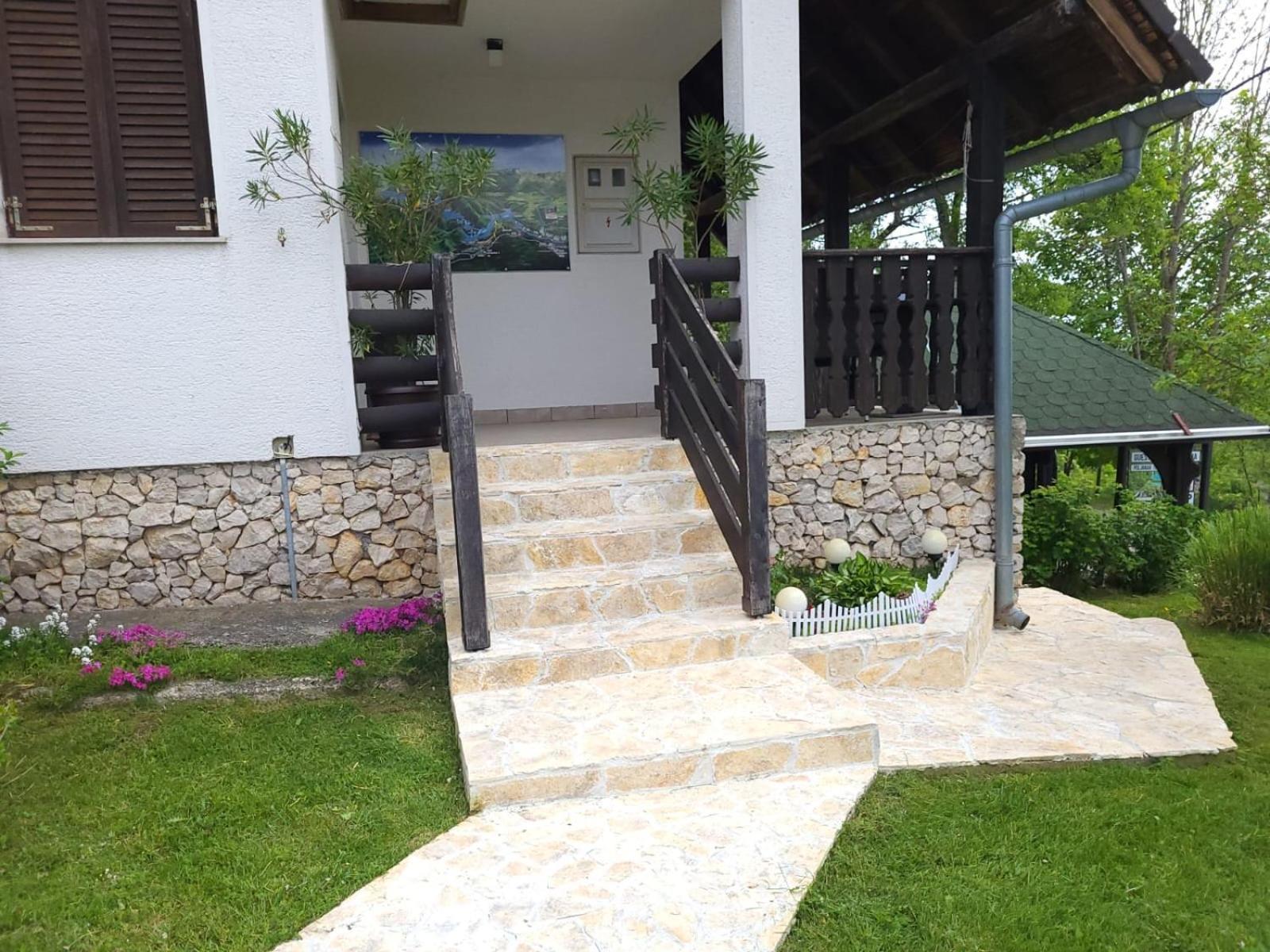 Guest House Stefanija Poljanak Luaran gambar