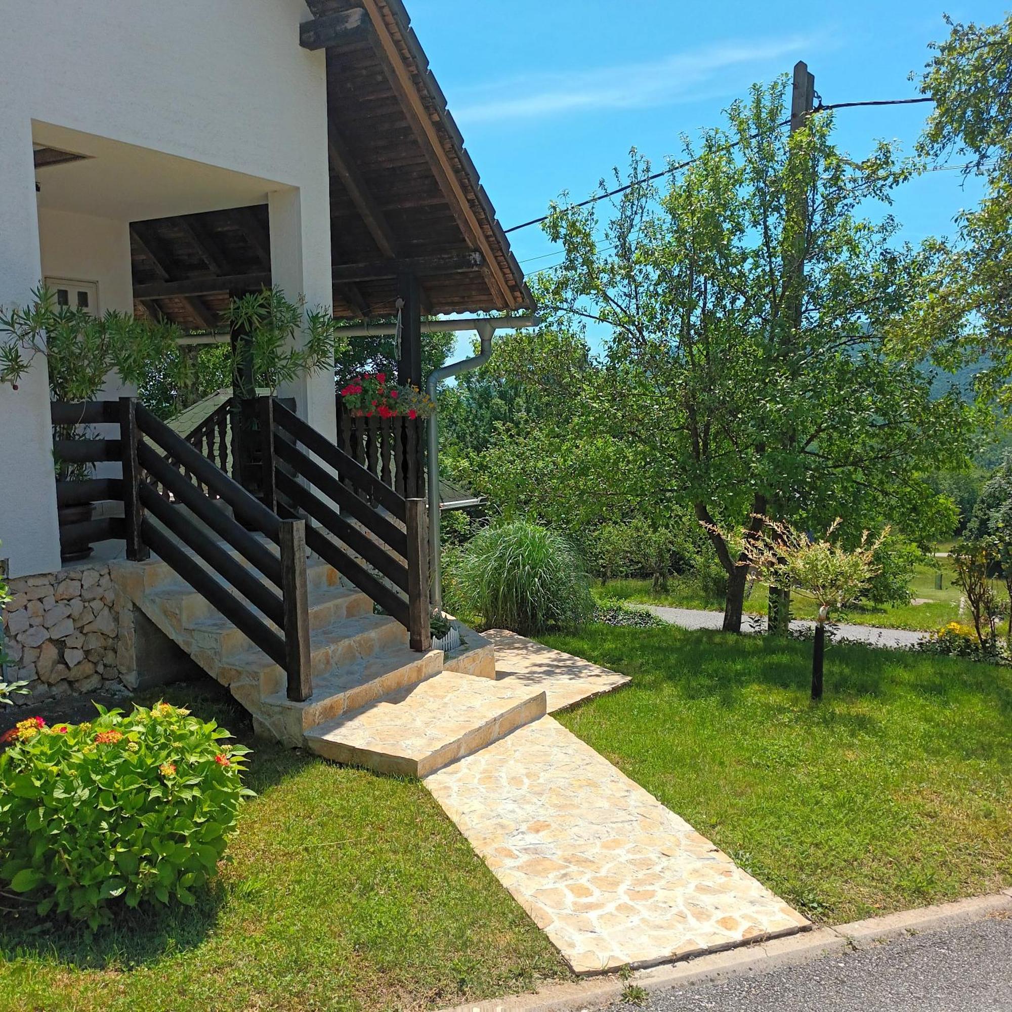 Guest House Stefanija Poljanak Luaran gambar