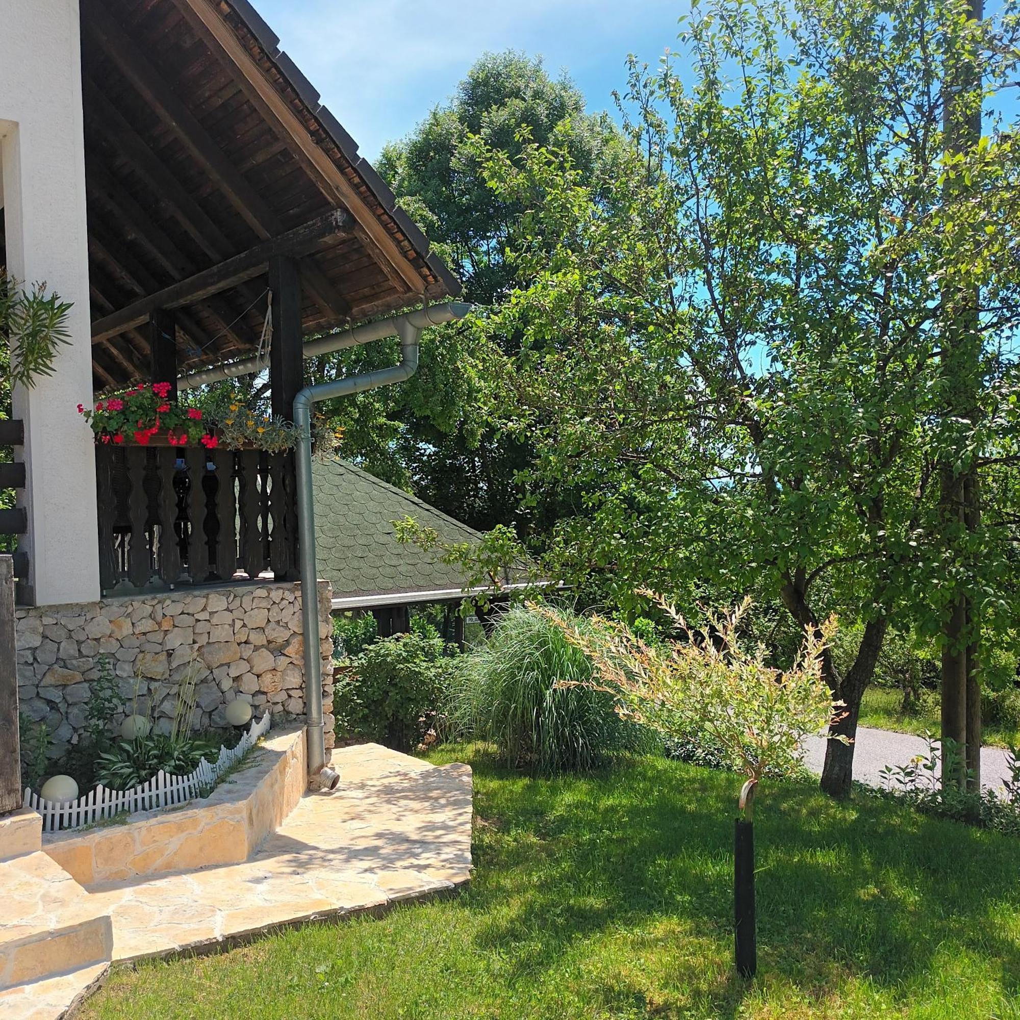 Guest House Stefanija Poljanak Luaran gambar